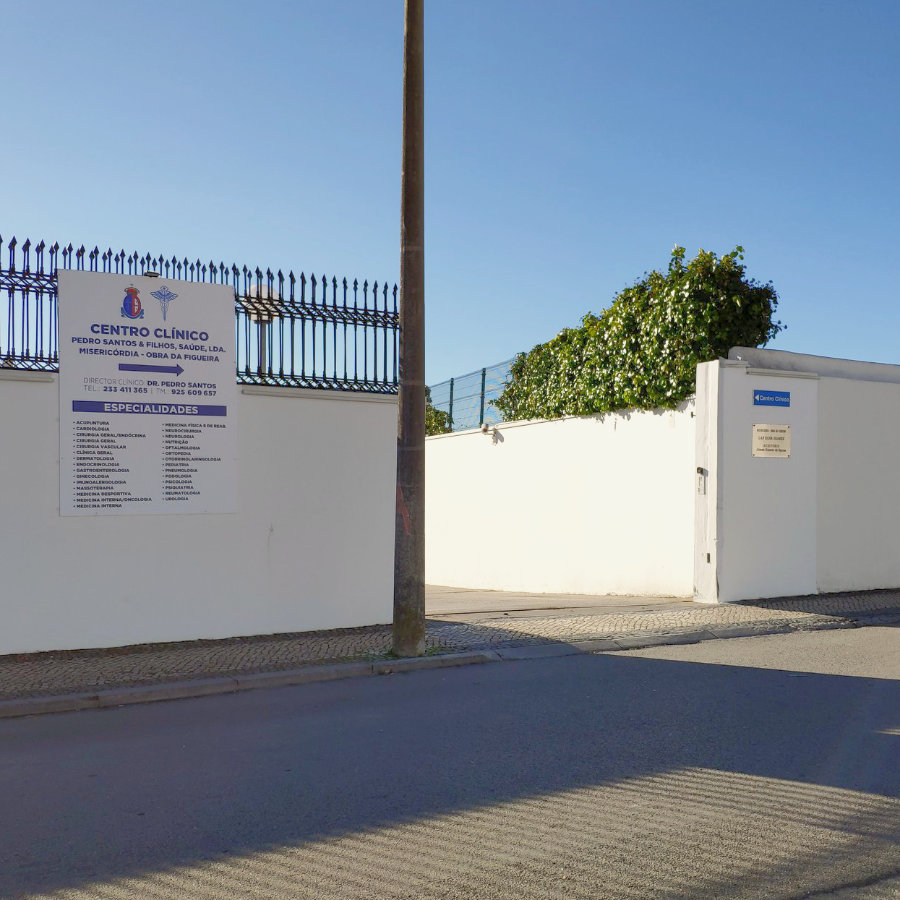 Entrada para a clínica Pedro Santos na Figueira da Foz